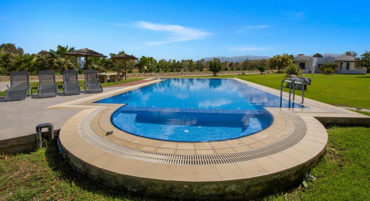 Villa Oasea Tavronitis Esterno foto