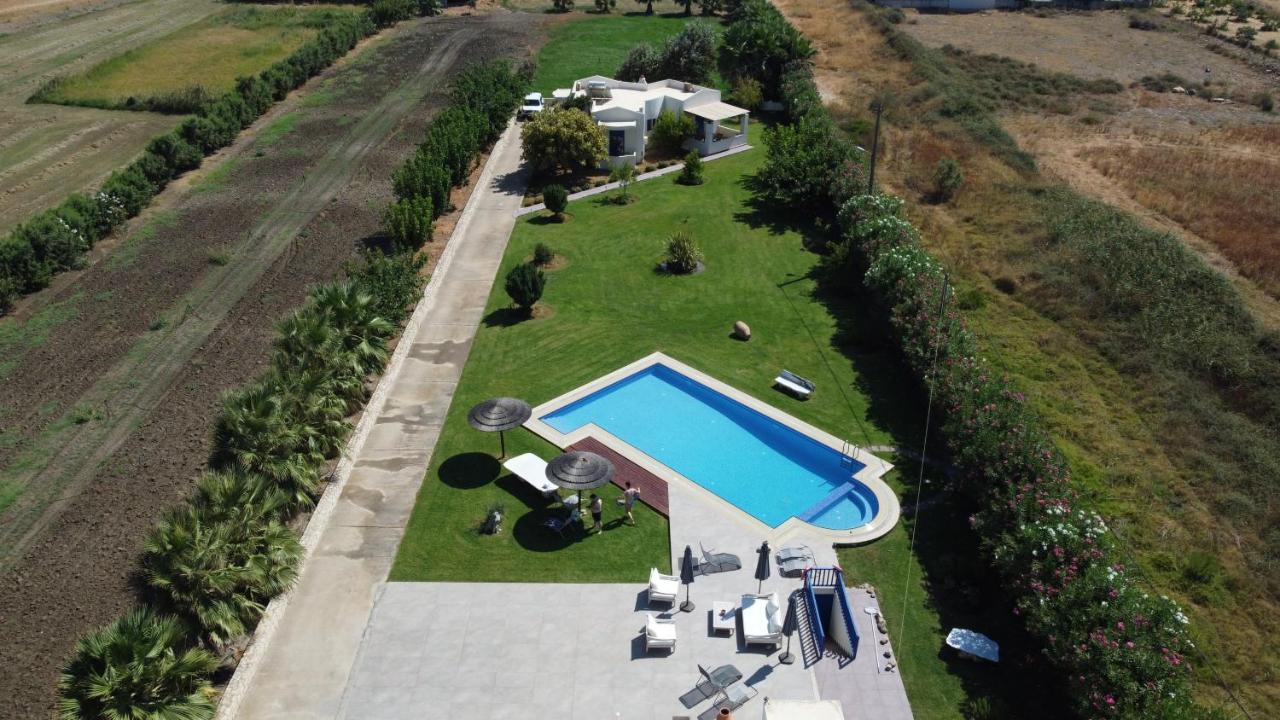 Villa Oasea Tavronitis Esterno foto