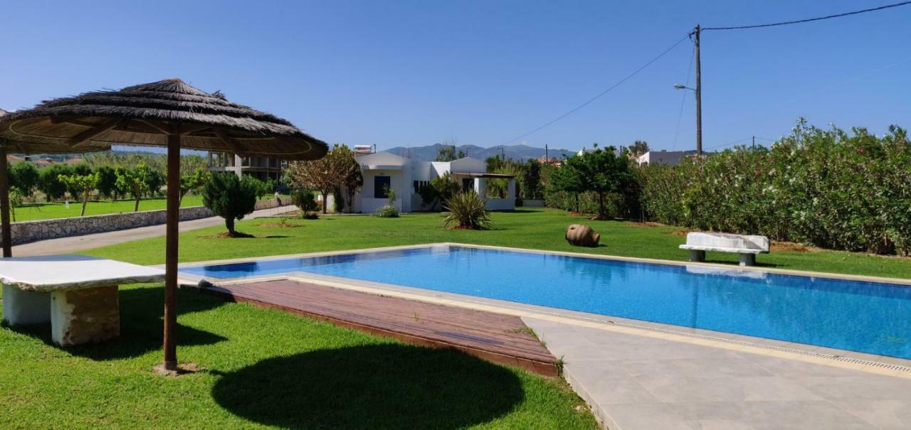 Villa Oasea Tavronitis Esterno foto